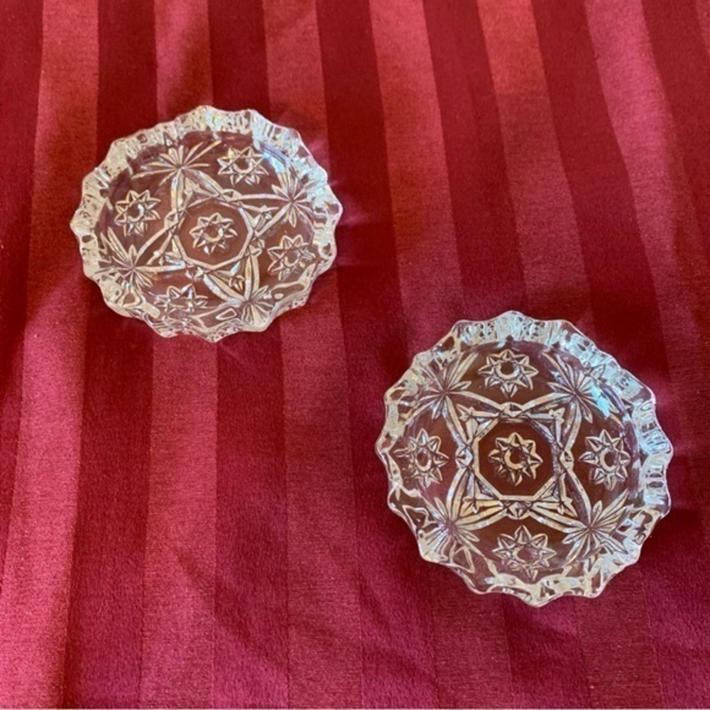 Vintage Lot of 2 Clear Cut Star Glass Ashtrays 4‎ inch